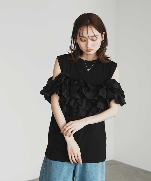 Bulue.(ブルー)の「3way フリルビスチェ風トップス ノースリーブ ビスチェ マルチウェイ フリルブラウス レイヤード(Tシャツ/カットソー・レディース・オフホワイト/グレー/ブラック・FREE)」の7枚目の写真