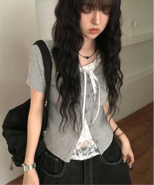 gossip!ロサンゼルス(ゴシップロサンゼルス)の「Y2K レースキャミ レイヤード風 半袖カットソーカーディガン(Tシャツ/カットソー・レディース・グレー/ブルー・M)」の6枚目の写真