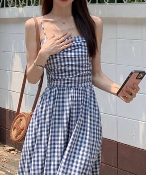 AMAJI(アマジ)の「チェック柄 オフショルダー ワンピース(ワンピース・レディース・ネイビー・SMALL/MEDIUM/LARGE/X-LARGE)」の1枚目の写真