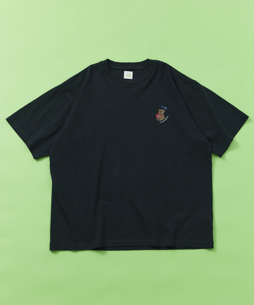 kaoyorinakami(カオヨリナカミ)の「kaoyorinakami × FREAK'S STORE/カオヨリナカミ 別注 スワリパンチベア Tee(Tシャツ/カットソー・メンズ・オフホワイト/ピンク系その他/チャコールグレー・SMALL/MEDIUM/LARGE)」の14枚目の写真