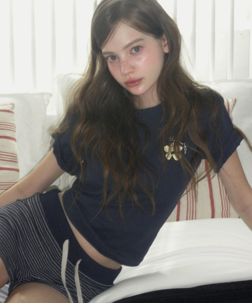 TWEE（トゥウィー）の「レオンフラワープリンティング半袖Tシャツ（Tシャツ/カットソー・レディース・アイボリー/マジェンタ/ネイビー・FREE）」の6枚目の写真