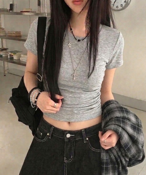 SHEPP（シープ）の「《大人気トップスの半袖新作！》サイド シャーリング ウエストギャザー半袖Tシャツ / 華奢見え スタイルアップ ドレープトップス（Tシャツ/カットソー・レディース・ライトグレー/ブラック/ホワイト/アイボリー・M/S）」の12枚目の写真
