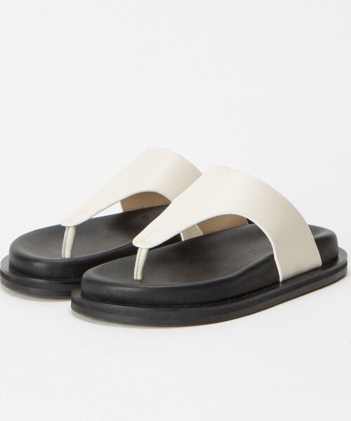 Rouge vif(ルージュヴィフ)の「【Waa.Studios/ワースタジオ】レザートングサンダル KEO SANDAL(サンダル・レディース・ブラック/アイボリー・38/36/37)」の11枚目の写真