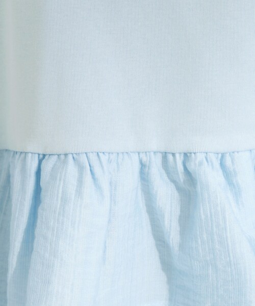 SHOO・LA・RUE(シューラルー)の「【S-LL/洗濯機可】着るだけで決まる 主役級フリルトップス(Tシャツ/カットソー・レディース・ブラック/サックスブルー/キャメル・03/01/02/04)」の6枚目の写真