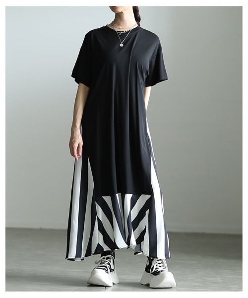 Sawa a la mode(サワアラモード)の「ストライプ切替フレアロングワンピース(ワンピース・レディース・ブラック・FREE)」の4枚目の写真