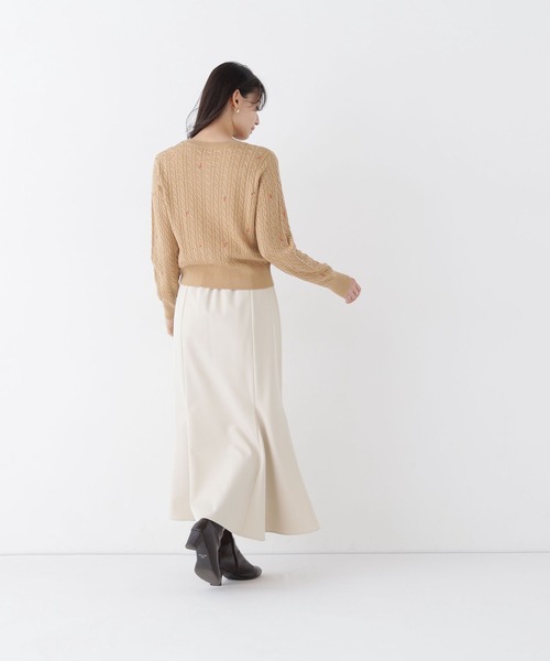 NATURAL BEAUTY BASIC(ナチュラルビューティーベーシック)の「ドットフラワー刺繍カーディガン(カーディガン/ボレロ・レディース・ベージュ系その他/ブラック系その他2/ホワイト系その他・フリ-)」の11枚目の写真