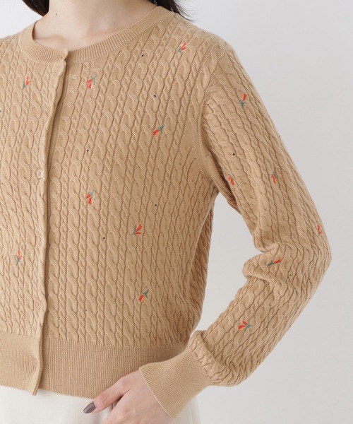 NATURAL BEAUTY BASIC(ナチュラルビューティーベーシック)の「ドットフラワー刺繍カーディガン(カーディガン/ボレロ・レディース・ベージュ系その他/ブラック系その他2/ホワイト系その他・フリ-)」の5枚目の写真