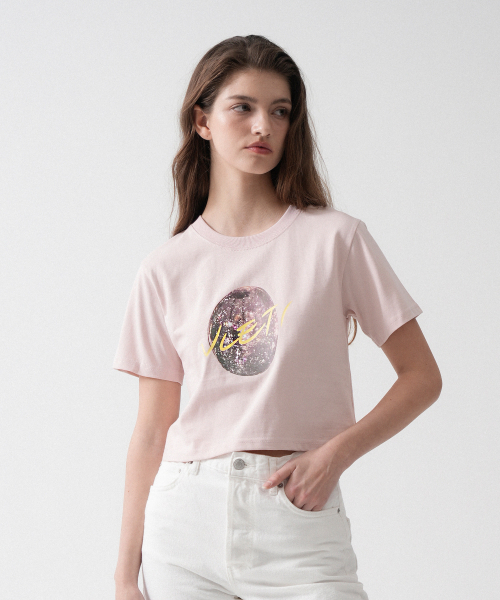 VLETI(ブレッティ)の「Stone Art Work Printing Crop T-shirt (Pink)(Tシャツ/カットソー・レディース・ピンク・FREE)」の1枚目の写真