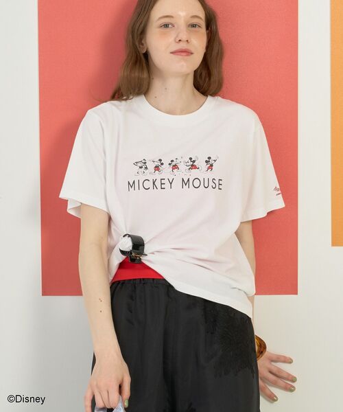 Disney(ディズニー)の「【Mickey&Friends】ビンテージ加工アソートプリントTシャツ(Tシャツ/カットソー・レディース・ダークグレー/サックスブルー/ライトベージュ/オフホワイト・FREE)」の2枚目の写真