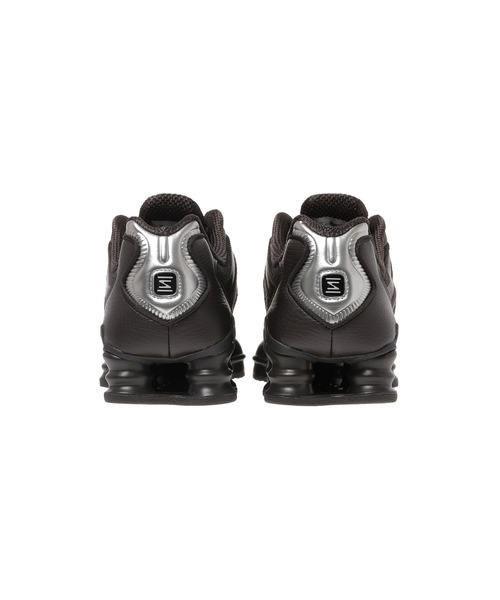 NIKE(ナイキ)の「NIKE WMNS SHOX TL IH2559-201(スニーカー・メンズ・ブラウン・26cm/27.5cm/26.5cm/27cm)」の2枚目の写真