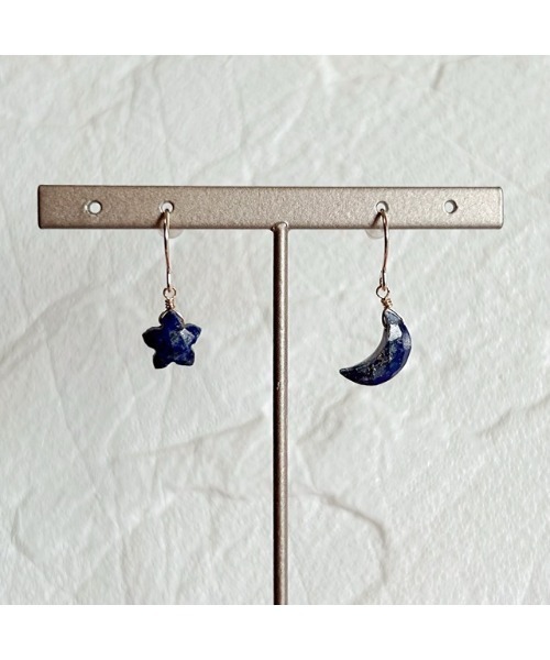 tone(トーン)の「【mastea】14KGF/ラピスラズリ月×星ピアス(MA)(ピアス(両耳用)・レディース・A・FREE)」の4枚目の写真