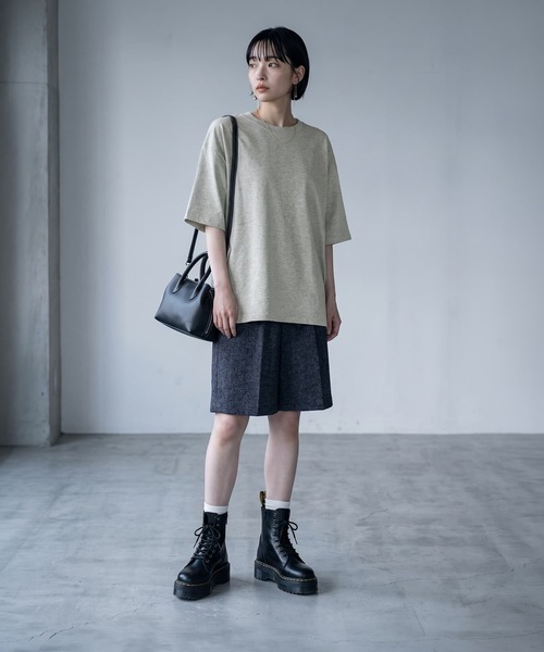 STYLE DELI(スタイルデリ)の「【BLK001】コントラストラインTシャツ(Tシャツ/カットソー・レディース・ブルー/グレー・FREE)」の21枚目の写真
