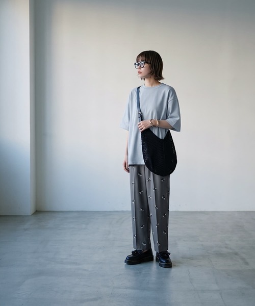 STYLE DELI(スタイルデリ)の「【BLK001】コントラストラインTシャツ(Tシャツ/カットソー・レディース・ブルー/グレー・FREE)」の7枚目の写真