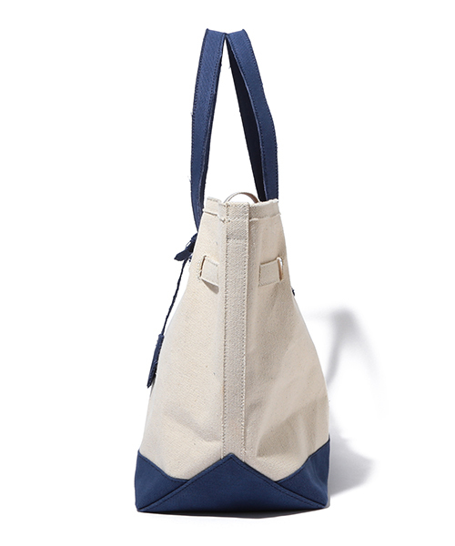 Demi-Luxe BEAMS（デミルクス ビームス）の「LA COUSETTE / 別注 キャンバスベルテッドトート L（トートバッグ・レディース・ブラック/ネイビー・ONE SIZE）」の11枚目の写真