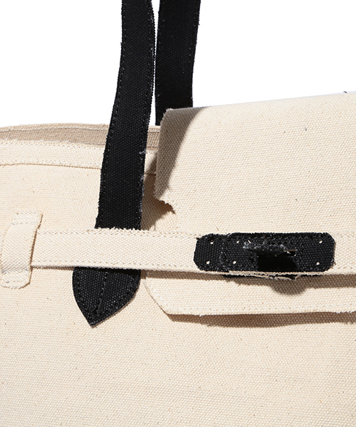 Demi-Luxe BEAMS（デミルクス ビームス）の「LA COUSETTE / 別注 キャンバスベルテッドトート L（トートバッグ・レディース・ブラック/ネイビー・ONE SIZE）」の10枚目の写真