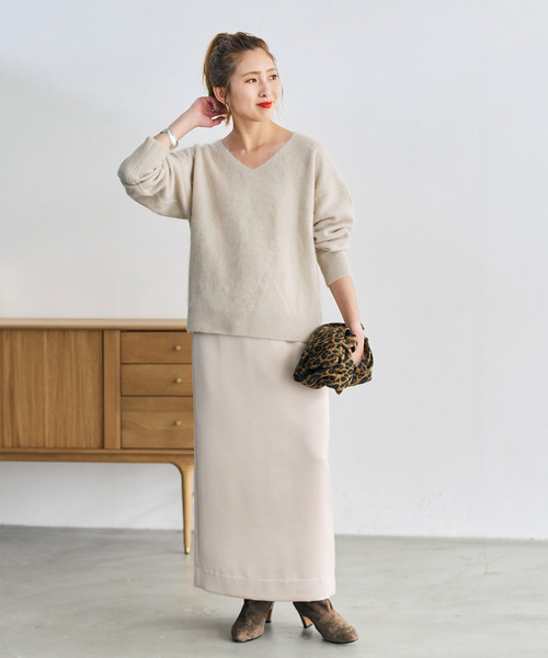 Spick & Span(スピックアンドスパン)の「ウールファーVネックプルオーバー(ニット/セーター・レディース・ベージュ/チャコールグレー/ピンク系その他・FREE)」の5枚目の写真