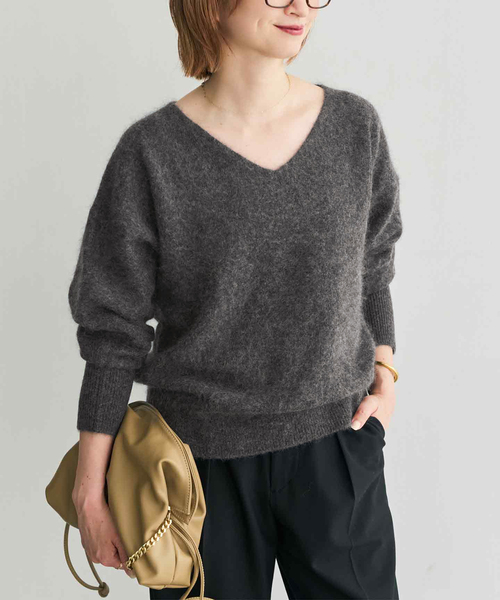 Spick & Span(スピックアンドスパン)の「ウールファーVネックプルオーバー(ニット/セーター・レディース・ベージュ/チャコールグレー/ピンク系その他・FREE)」の7枚目の写真