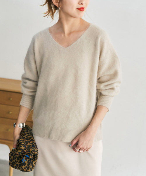 Spick & Span(スピックアンドスパン)の「ウールファーVネックプルオーバー(ニット/セーター・レディース・ベージュ/チャコールグレー/ピンク系その他・FREE)」の14枚目の写真