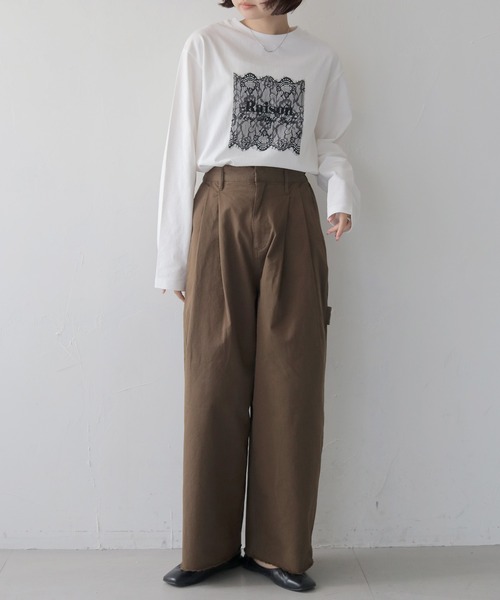 cheriella(シェリエラ)の「【cheriella】レースグラフィックロゴロンT LACE GRAPHIC LOGO LONG TEE(Tシャツ/カットソー・レディース・オフホワイト/チャコールグレー・FREE)」の5枚目の写真
