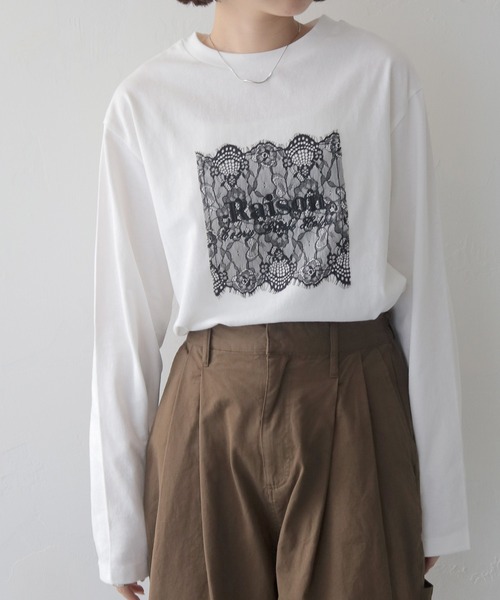 cheriella(シェリエラ)の「【cheriella】レースグラフィックロゴロンT LACE GRAPHIC LOGO LONG TEE(Tシャツ/カットソー・レディース・オフホワイト/チャコールグレー・FREE)」の3枚目の写真