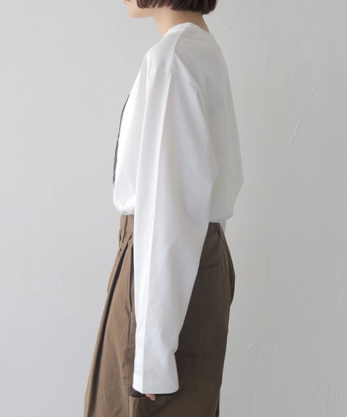 cheriella(シェリエラ)の「【cheriella】レースグラフィックロゴロンT LACE GRAPHIC LOGO LONG TEE(Tシャツ/カットソー・レディース・オフホワイト/チャコールグレー・FREE)」の9枚目の写真