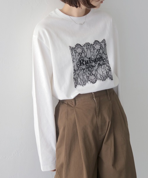 cheriella(シェリエラ)の「【cheriella】レースグラフィックロゴロンT LACE GRAPHIC LOGO LONG TEE(Tシャツ/カットソー・レディース・オフホワイト/チャコールグレー・FREE)」の4枚目の写真