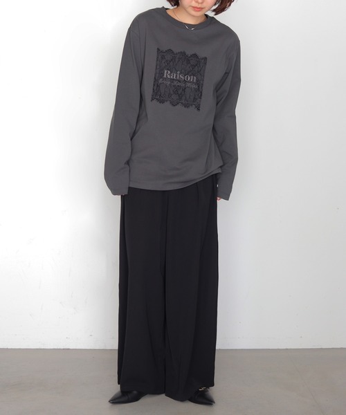 cheriella(シェリエラ)の「【cheriella】レースグラフィックロゴロンT LACE GRAPHIC LOGO LONG TEE(Tシャツ/カットソー・レディース・オフホワイト/チャコールグレー・FREE)」の20枚目の写真