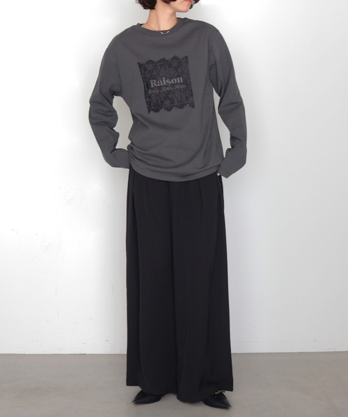 cheriella(シェリエラ)の「【cheriella】レースグラフィックロゴロンT LACE GRAPHIC LOGO LONG TEE(Tシャツ/カットソー・レディース・オフホワイト/チャコールグレー・FREE)」の21枚目の写真