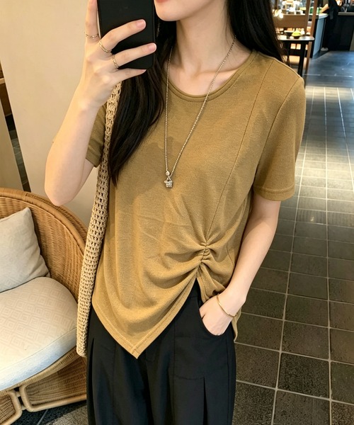 BLoomMe（ブルームミー）の「アシンメトリーTシャツ（Tシャツ/カットソー・レディース・ブラック/キャメル/グレー/ホワイト・M）」の4枚目の写真