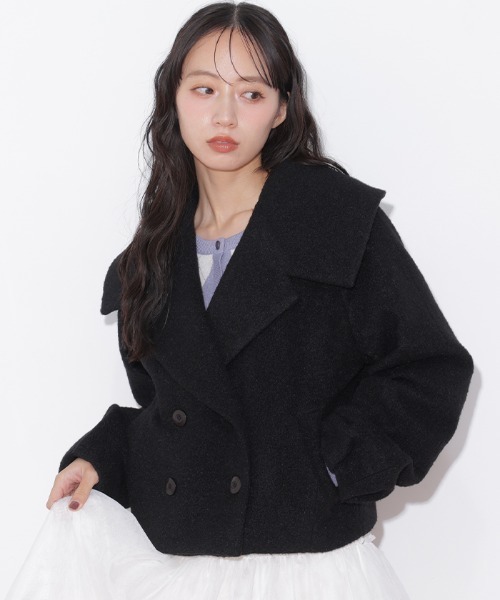 JILL by JILL STUART（ジルバイジルスチュアート）の「ビッグカラーショートブルゾン（ブルゾン・レディース・ブラック/ホワイト/ブルー・FREE）」の2枚目の写真