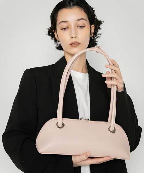 LE VERNIS(ル・ベルニ)の「LE VERNIS(ル・ベルニ)Eyelet slim boston bag(ボストンバッグ・レディース・モカ/ブラック/ピンク・FREE)」の3枚目の写真
