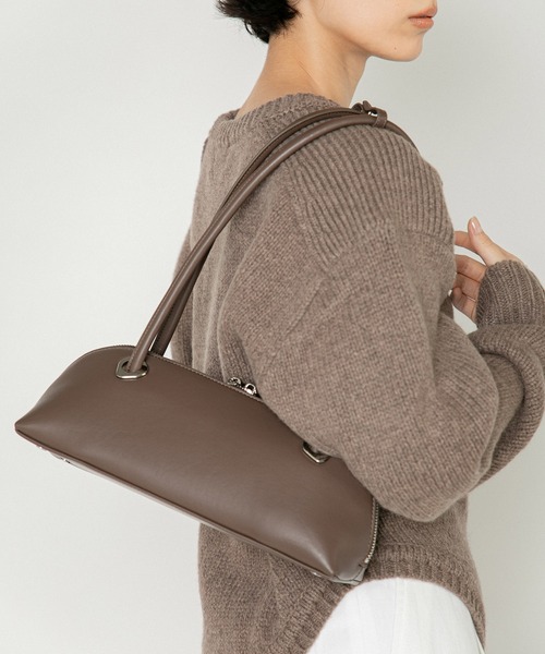 LE VERNIS(ル・ベルニ)の「LE VERNIS(ル・ベルニ)Eyelet slim boston bag(ボストンバッグ・レディース・モカ/ブラック/ピンク・FREE)」の9枚目の写真