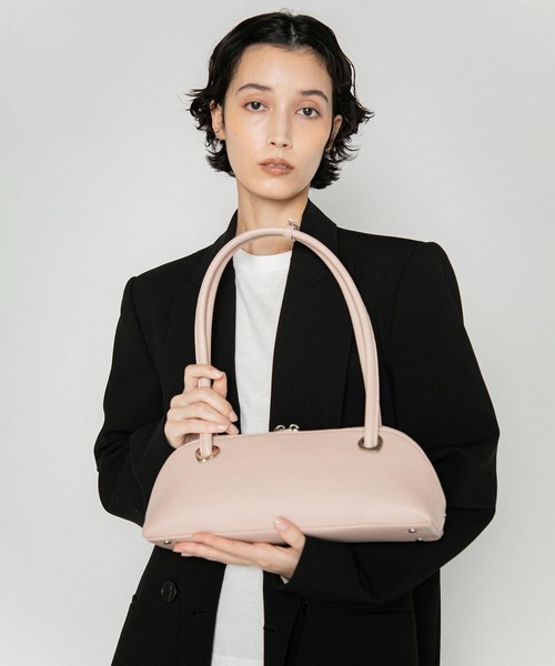 LE VERNIS(ル・ベルニ)の「LE VERNIS(ル・ベルニ)Eyelet slim boston bag(ボストンバッグ・レディース・モカ/ブラック/ピンク・FREE)」の13枚目の写真