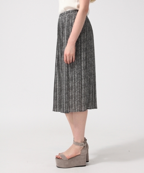 HARE（ハレ）の「ランダムプリーツミモレスカート(HARE)（スカート・レディース・グレー/オフホワイト/オレンジ・FREE）」の5枚目の写真