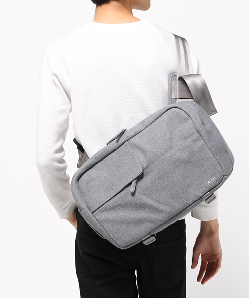 incase（インケース）の「CL58033 Ari Marcopoulos Camera Bag