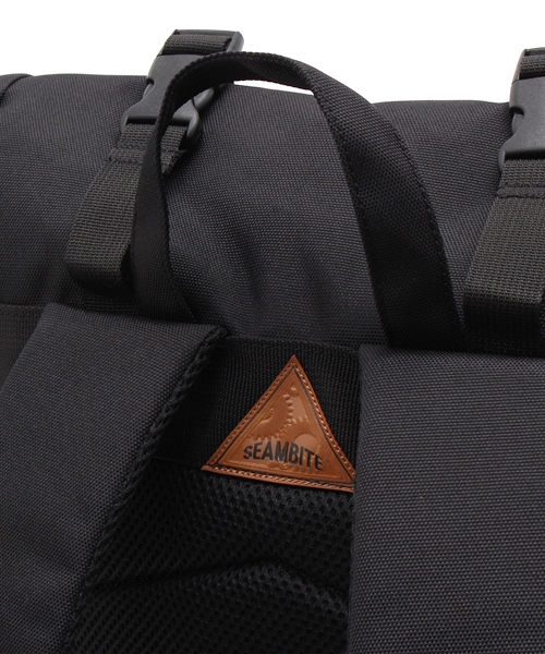 YAKPAK(ヤックパック)の「YAK PAK RollTop RuckSack(バックパック/リュック・レディース・ブラック/ベージュ・FREE)」の7枚目の写真