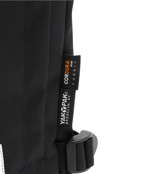 YAKPAK(ヤックパック)の「YAK PAK RollTop RuckSack(バックパック/リュック・レディース・ブラック/ベージュ・FREE)」の13枚目の写真