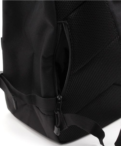 YAKPAK(ヤックパック)の「YAK PAK RollTop RuckSack(バックパック/リュック・レディース・ブラック/ベージュ・FREE)」の15枚目の写真