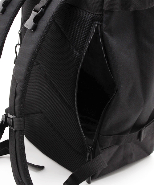 YAKPAK(ヤックパック)の「YAK PAK RollTop RuckSack(バックパック/リュック・レディース・ブラック/ベージュ・FREE)」の16枚目の写真