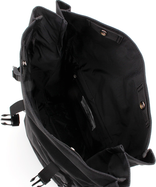 YAKPAK(ヤックパック)の「YAK PAK RollTop RuckSack(バックパック/リュック・レディース・ブラック/ベージュ・FREE)」の10枚目の写真