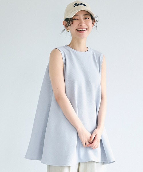 coca（coca）（コカ）の「エンボス加工ノースリーブAラインチュニック（Tシャツ/カットソー・レディース・ブラック/ホワイト/ネイビー/レッド/オレンジ/マスタード/カーキ/ベージュ/ターコイズブルー/ダークベージュ/グリーン/アイボリー/ブラウン/ピンク/イエロー/ライトブルー・ONE SIZE/L/M）」の9枚目の写真