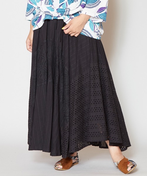 チャイハネ（チャイハネ）の「【チャイハネ】レースパッチワークスカート（スカート・レディース・オレンジ/ネイビー/ホワイト/ブルー/パープル/ピンク/ライトブルー/ブラック/レッド/グリーン/ダークパープル/イエロー・FREE）」の2枚目の写真