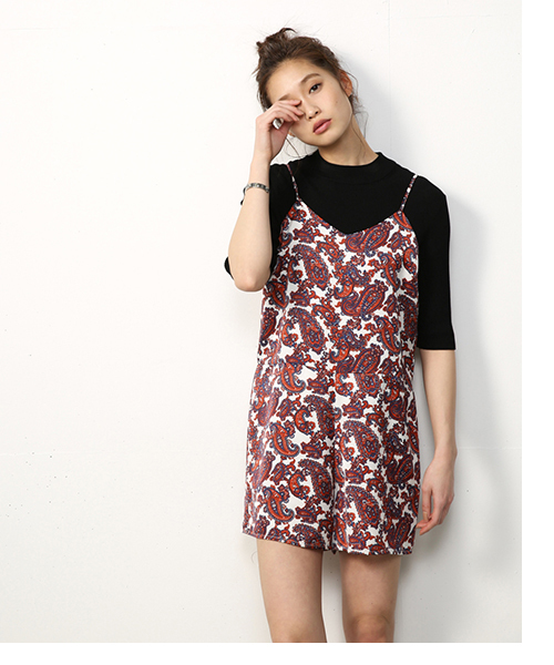 AZUL by moussy(アズールバイマウジー)の「ペイズリーキャミオールインワン(つなぎ/オールインワン・レディース・ホワイト系その他/ブラック系その他・SMALL/MEDIUM)」の2枚目の写真