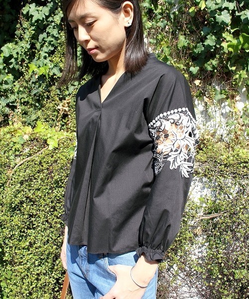 ottilie（オティーリエ）の「モチーフレースブラウス（シャツ/ブラウス・レディース・ブラック/オフホワイト・FREE）」の18枚目の写真