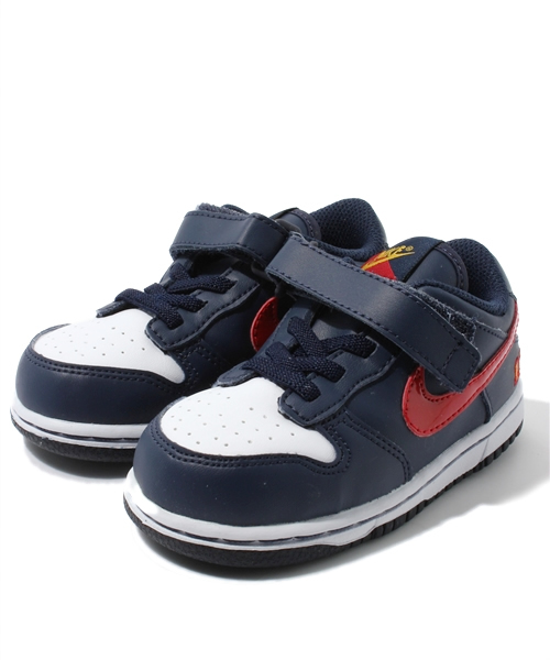 NIKE（ナイキ）の「ナイキ リトルダンク LOW TD（スニーカー・キッズ・レッド/ネイビー・13cm/14cm）」の2枚目の写真