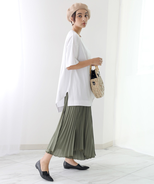 classicalelf（クラシカルエルフ）の「アシンメトリービッグシルエットミドル丈無地クルーネックTシャツ(半袖)（Tシャツ/カットソー・レディース・ホワイト/ブラック/杢グレー/ベージュ/ブラウン/グレイッシュベージュ/グレー系その他/ライトグリーン・MEDIUM/LARGE/X-LARGE/XX-LARGE/SMALL）」の12枚目の写真