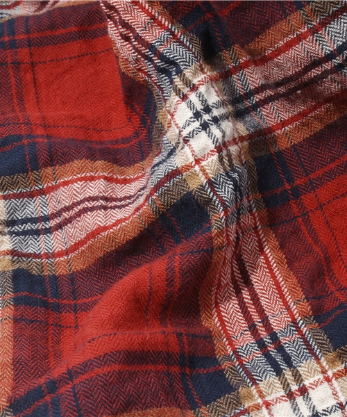 SHIPS（シップス）の「マウントレーニア×InRed×SHIPS: チェック ストール（ストール/ショール・メンズ・レッド・ONE SIZE）」の3枚目の写真