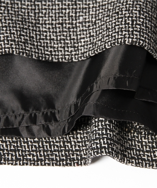 Soareak(ソアリーク)の「バックファスナーツイードワンピース(ワンピース・レディース・ベージュ/レッド/ブラック・SMALL/MEDIUM)」の12枚目の写真