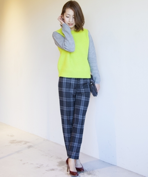 BEAUTY&YOUTH UNITED ARROWS(ビューティーアンドユースユナイテッドアローズ)の「BYBC 袖バイカラーショートクルーネックニット ◆(ニット/セーター・レディース・ホワイト/ブラック/イエロー・フリー)」の14枚目の写真