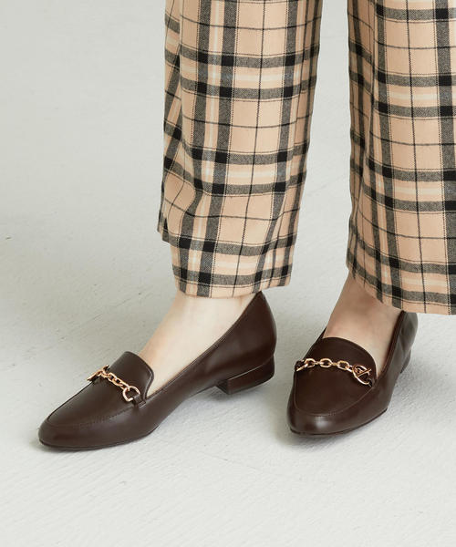 green label relaxing（グリーンレーベルリラクシング）の「★FM リングチェーンモカ フラットシューズ(2cmヒール)（ローファー・レディース・ダークブラウン/その他1/ブラック・24.5cm/25cm/23cm/22.5cm/24cm/23.5cm/22cm）」の12枚目の写真